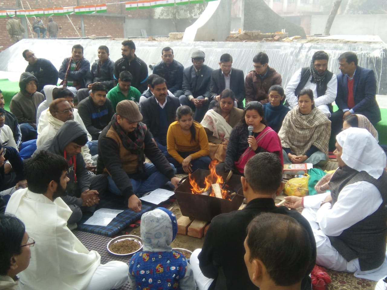 बलिदानी सैनिकों की आत्मा की शांति हेतु सामाजिक संगठनों ने आयोजित की श्रद्धांजलि सभा