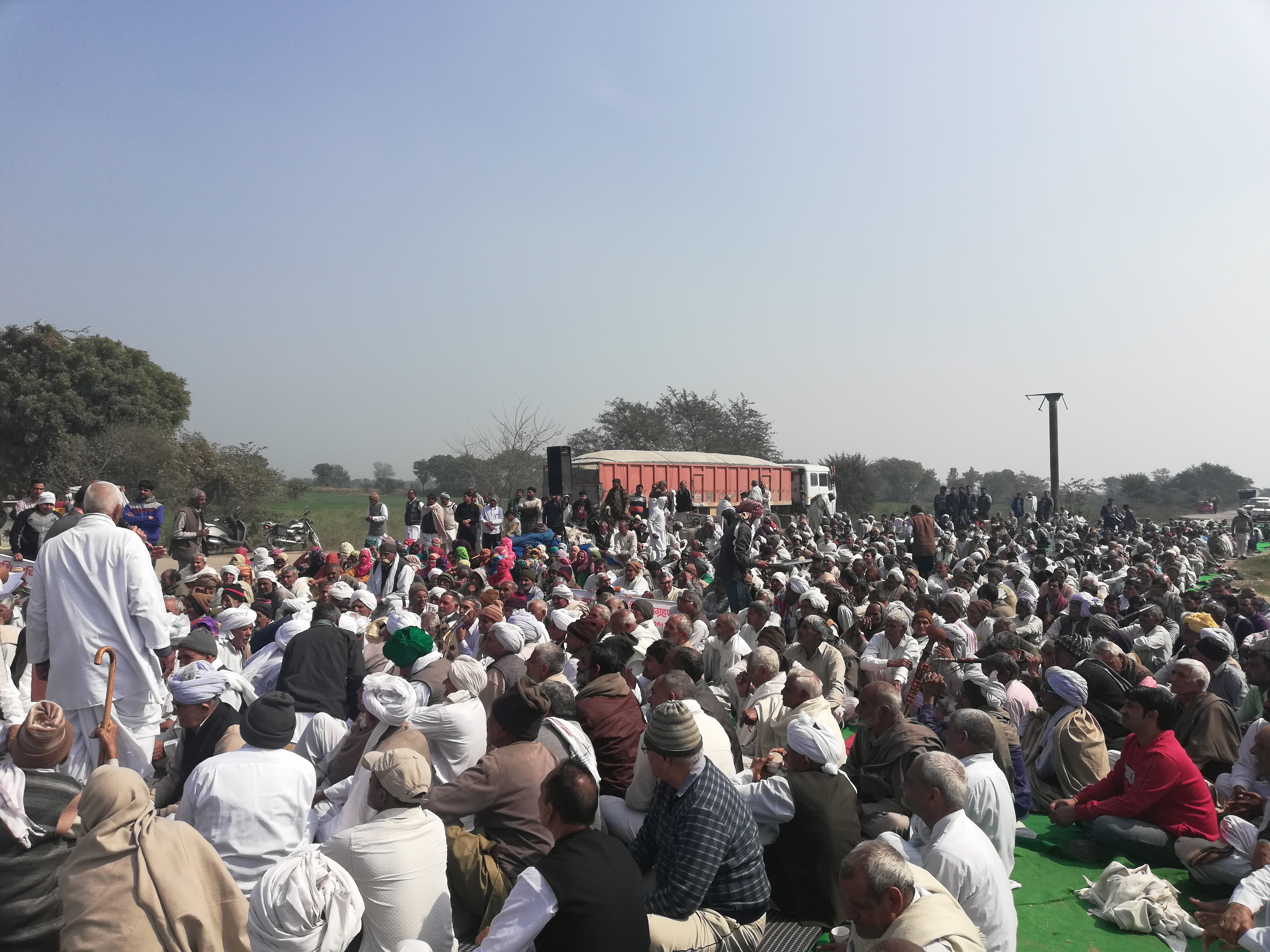 ज़मीन अधिग्रहण मामले में छारा गांव को जल्द मिल सकती है अच्छी खबर, हो सकती है कलेक्टर रेट में सुधार की घोषणा।