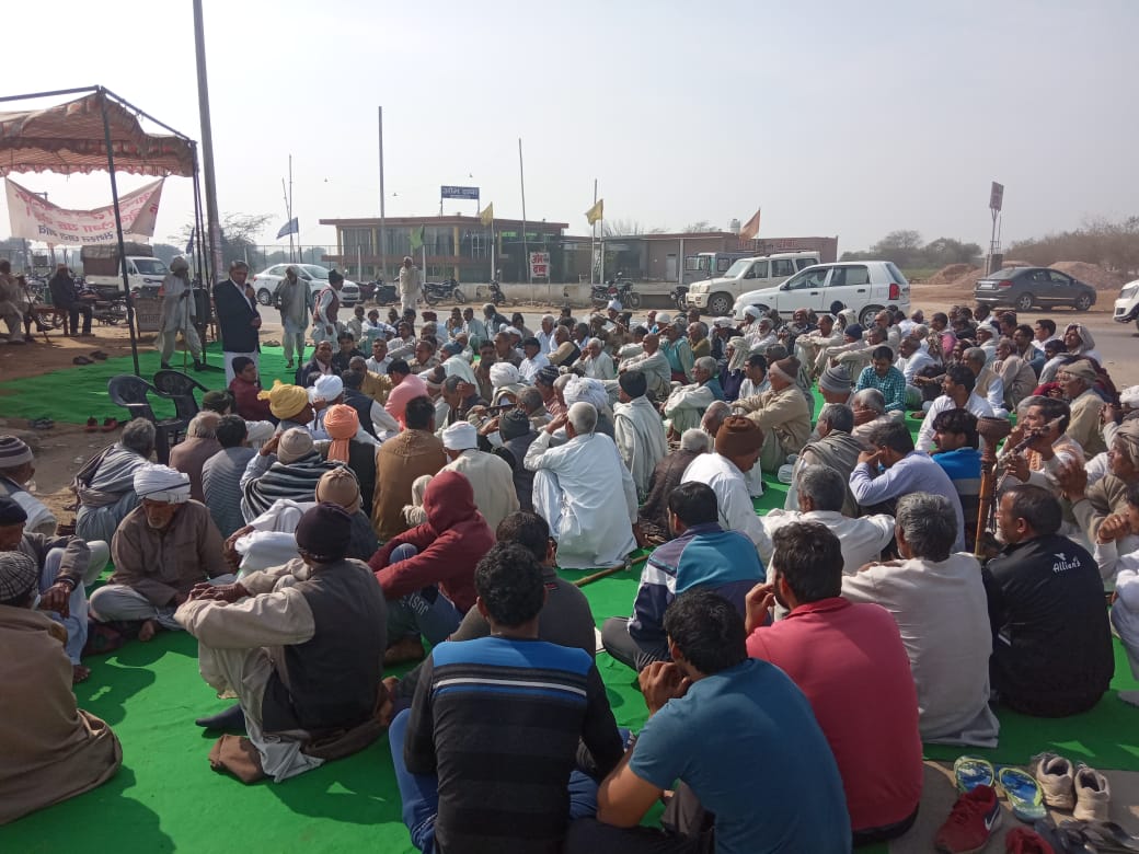 *छारा गांव के नए रेट के हिसाब से अवार्ड घोषित, 16 मार्च को धन्यवाद महापंचायत कर करेंगे धरने का समापन।*