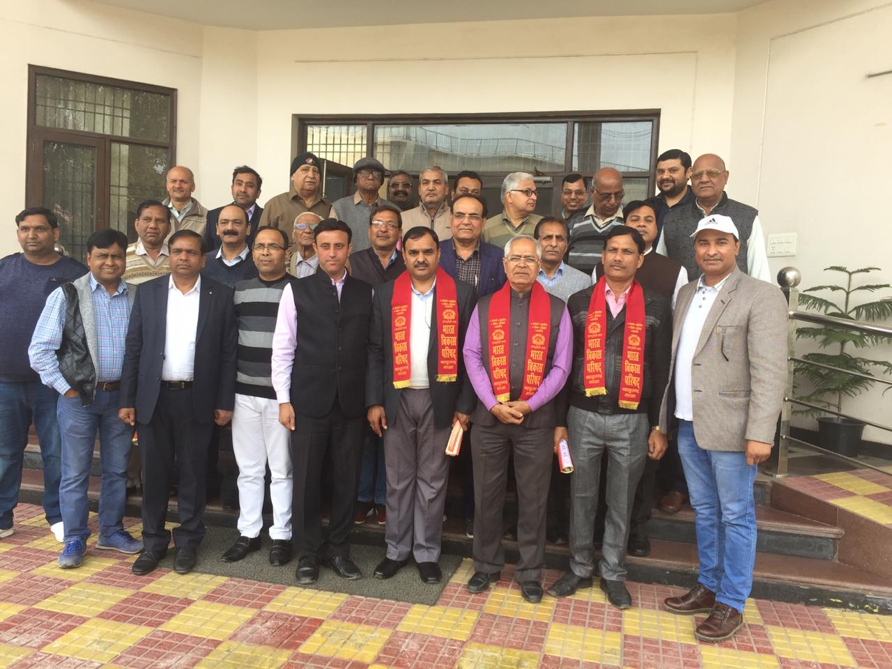 भारत विकास परिषद् बहादुरगढ़ शाखा की बैठक में सर्वसम्मति से सतीश शर्मा को अध्यक्ष,रमेश सुखीजा को सचिव और राजेश खण्डेलवाल को कोषाध्यक्ष चुना गया।