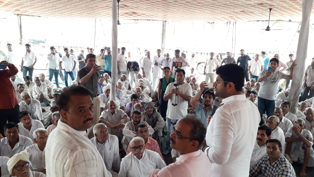 धरने के 18वें दिन संघर्ष समिति को मिला पूर्व सांसद दुष्यंत चौटाला और जजपा नेताओं का समर्थन