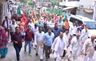 पानी की भयंकर समस्या को लेकर इनेलो ने किया मटका फोड प्रदर्शन