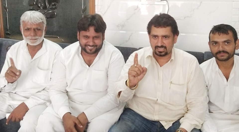 पानी-बिजली समस्या से जूझ रहे लोग, समस्या समाधान के लिए सरकार गंभीर नहीं : सतपाल राठी -जनसुविधाएं भी मुहैया नहीं होने पर भाजपा सरकार के प्रति लोगों में रोष -कहा, बहादुरगढ़ माइनर पर पहुंचकर राजनीति ड्रामा कर रहे हैं विधायक, आमजन से नहीं कोई लेना-देना