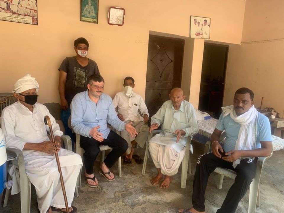 फसल बीमा योजना के तहत बढ़ाई गई प्रीमियम राशि को वापस ले सरकार : रवि खत्री