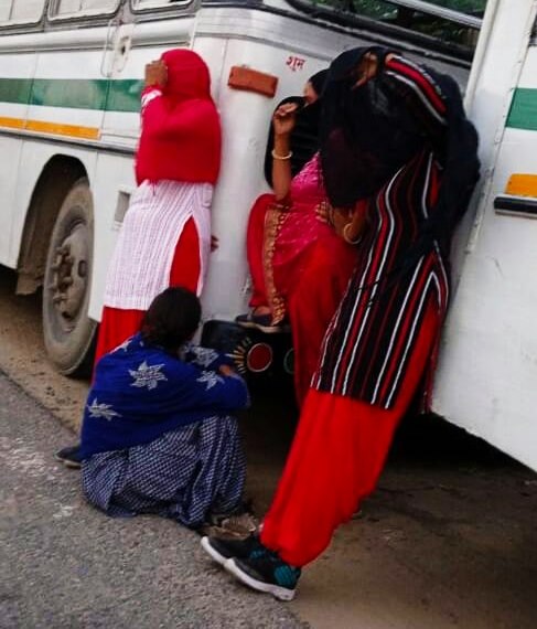 पार्षद सैनी ने की शहर के डी. एस. पी पवन शर्मा से सेक्टर -9ए की ग्रीन बेल्ट में चल रहे देह व्यापार को बंद करने की मांग