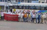 बर्खास्त पीटीआई अध्यापकों के समर्थन में किया विरोध प्रदर्शन।