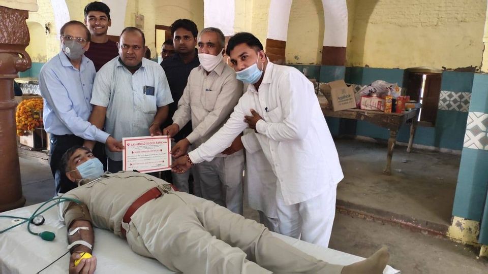 श्री श्याम लोकहित समिति एवं वीर उधम सिंह कल्याण समिति द्वारा लाडपुर गांव में किया रक्तदान शिविर का आयोजन।