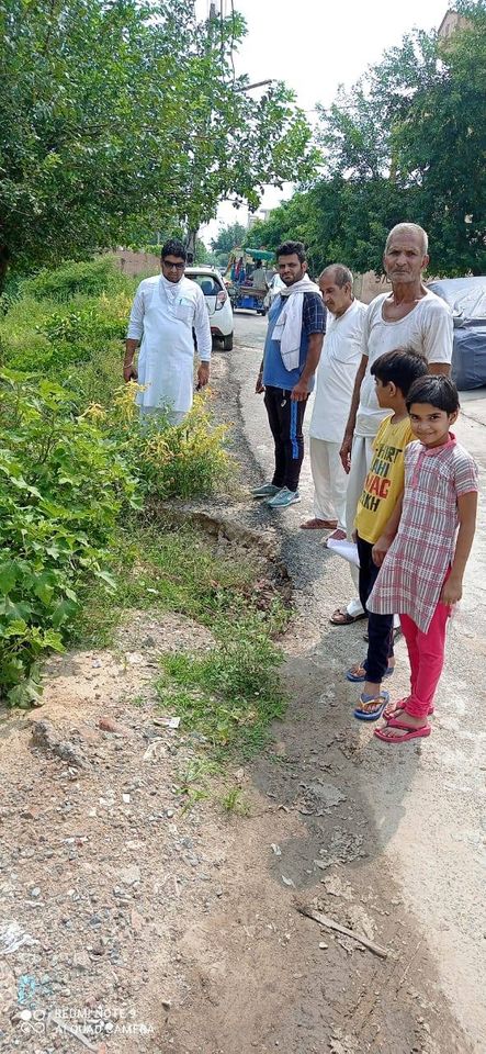 पार्षद सैनी ने किया सफाई सुपरवाइज़र के साथ सेक्टर -9, 9ए का दौरा, सैनी बोले आमजन की सुविधा के लिए सभी विभागों के नंबर होंगे सावर्जनिक --वार्ड -14