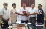 प्राचार्य का पदभार संभालने पर शहर के गणमान्य लोगों ने ओमप्रकाश सांगवान को दी शुभकामनाएं।