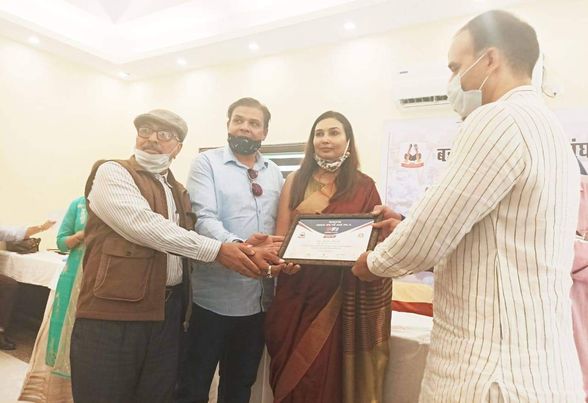 कोराना काल में उत्कृष्ट सेवा कार्यों के लिए चिकित्सकों को किया गया सम्मानित