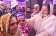 *वीर सैनिकों की बदौलत ही ले रहे हैं  आज हम खुली हवा में सांस : डॉ. नीना सतपाल राठी* *छोटूराम नगर विकास समिति की ओर से आयोजित गणतंत्र दिवस समारोह में की मुख्यातिथि शिरकत मुख्यातिथि डॉ. नीना सतपाल राठी ने 101 महिलाओं व 51 बुुजुर्गों को शॉल व चद्दर भेंटकर किया सम्मानित*