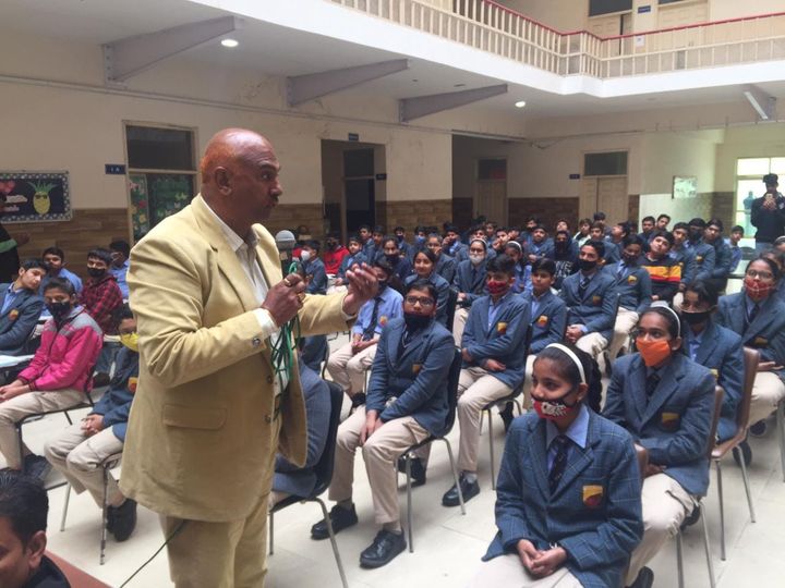जाखोदा में बाल सुरक्षा विषय पर सेमिनार आयोजित,  बाल कल्याण विभाग के अधिकारियों ने दिए छात्रों को बाल सुरक्षा के टिप्स