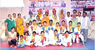 जिला झज्जर के मेघावी खिलाड़ियों ने जिले को गौरवान्वित किया : सुनील अहलावत