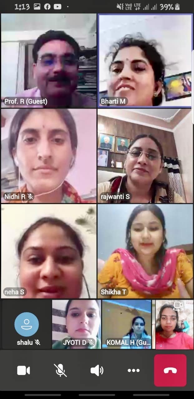 वैश्य आर्य कन्या महाविद्यालय में किया गया वेबीनार का आयोजन।