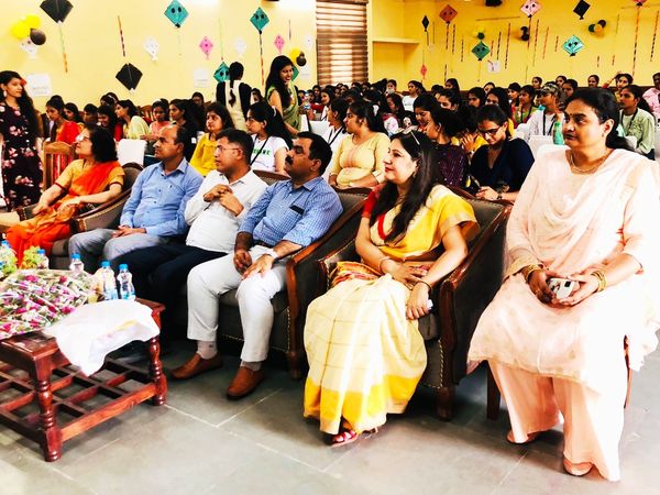 राजकीय महिला महाविद्यालय बहादुरगढ़ में रविवार को किया गया भूतपूर्व छात्र मिलन समारोह का आयोजन।