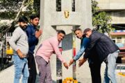 भाजपा नेता शेखर यादव ने विजय दिवस पर शहीद सैनिकों को किया नमन
